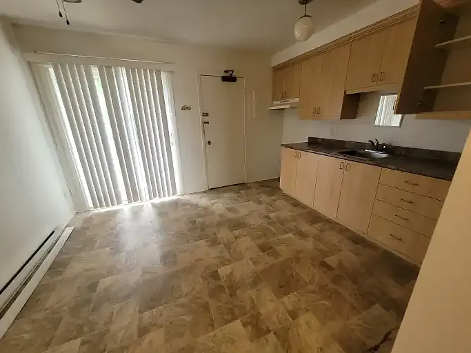 895 Cartier Blvd #2 — Photo 4
