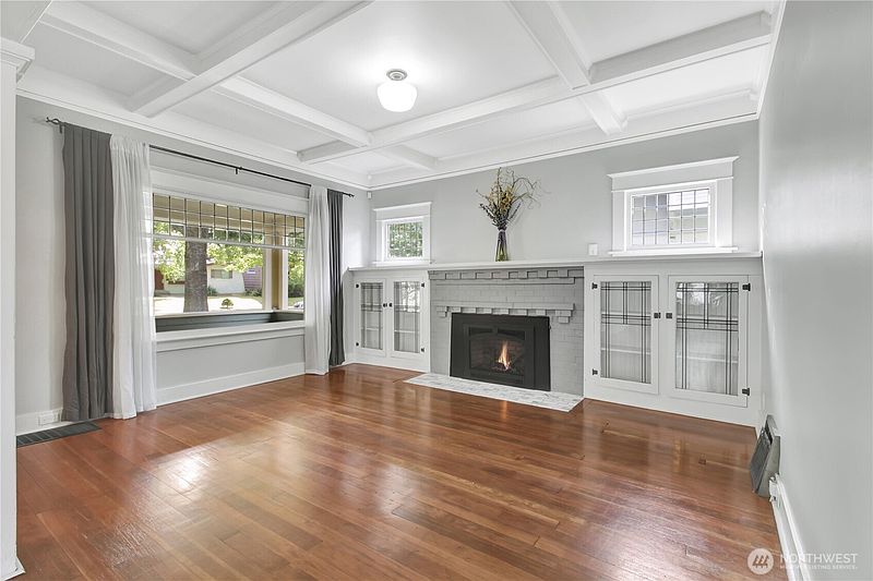 5th image of 2318 Baker Avenue