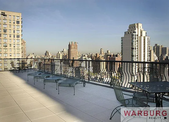 Sold by Warburg | media 17