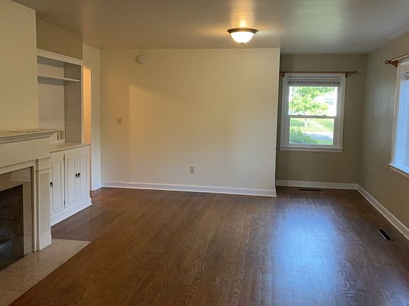 3rd image of 710 Summit Ave