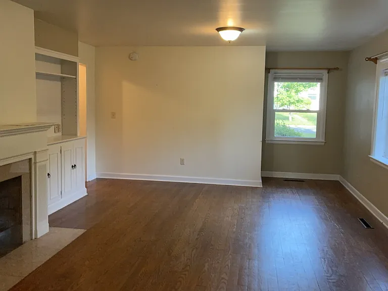 710 Summit Ave — Photo 3