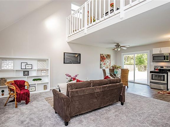 3rd image of 6205 Perthwood Ln