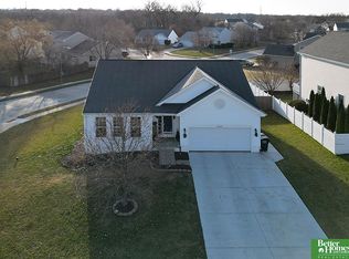 16305 Sherwood Ave, Omaha, NE 68116