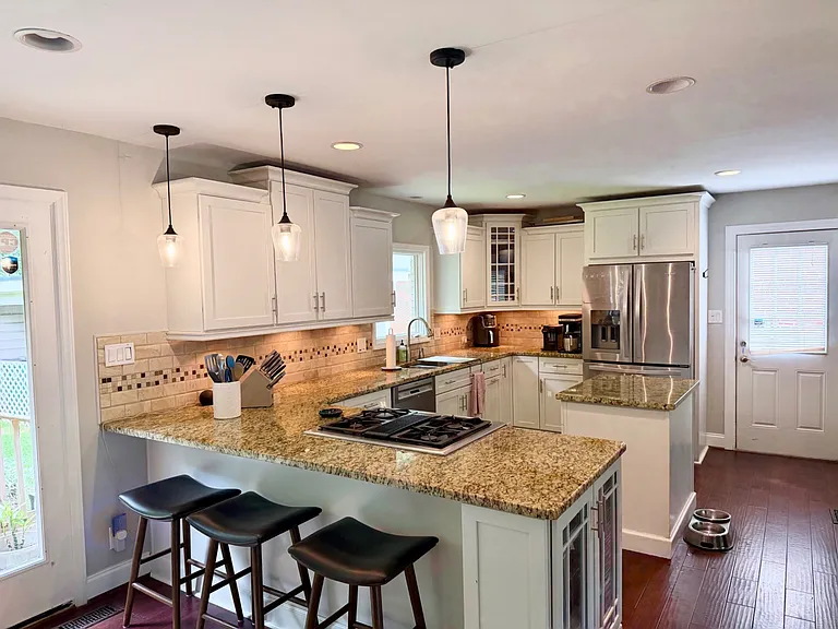 1721 Edgewater Dr — Photo 8
