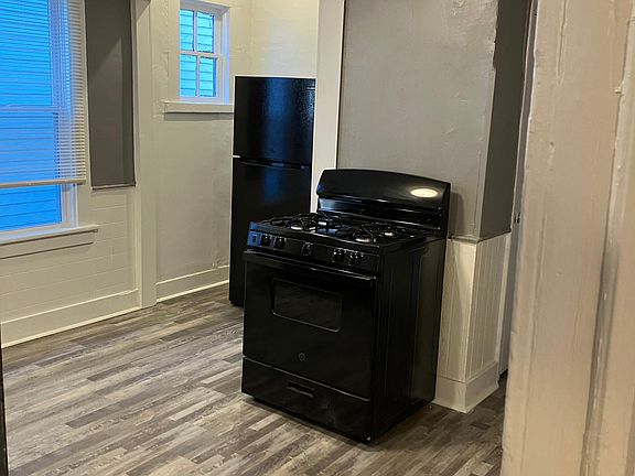 3rd image of 386 Auburn Ave #1