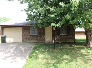 8150 Mount Charles Dr, Dayton, OH 45424