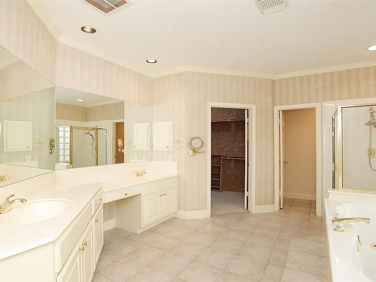 7502 Holly Court Est — Photo 25