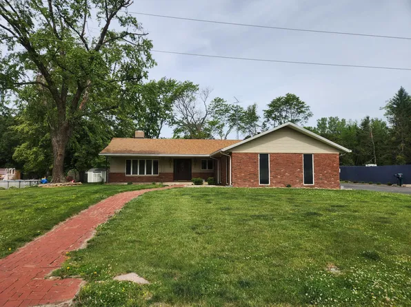 4726 Locksley Dr E, Rensselaer, IN 47978