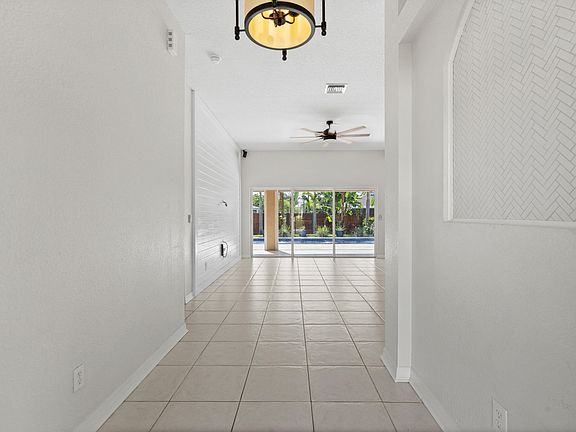 4th image of 2241 SW Nightingale Terrace