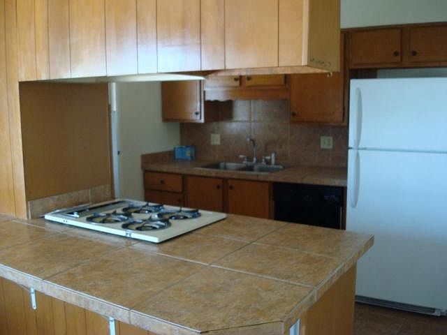 2nd image of 709 W 18th St