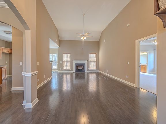 3rd image of 3545 Rock Springs Rd