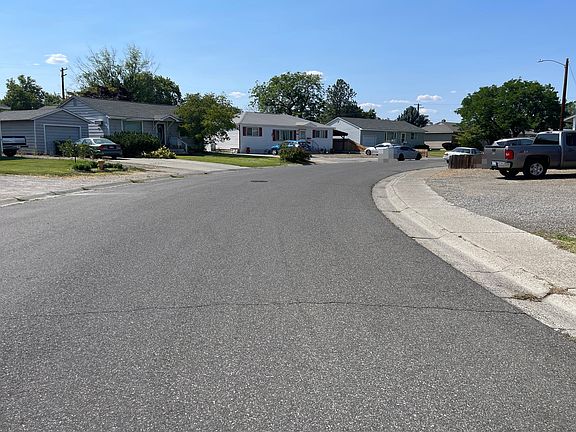4th image of 1905 Hood Ave