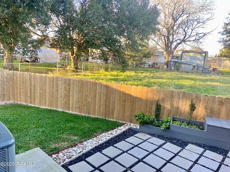 8552 Cat Rd #B — Photo 21