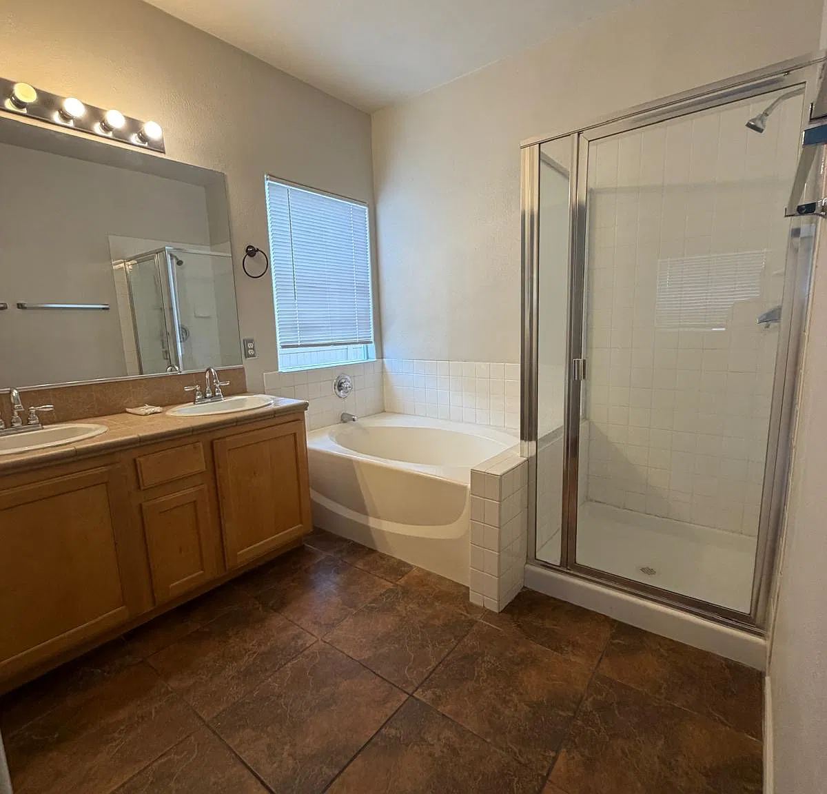 3 bed, 1308 sqft, $1,995 — Photo 3