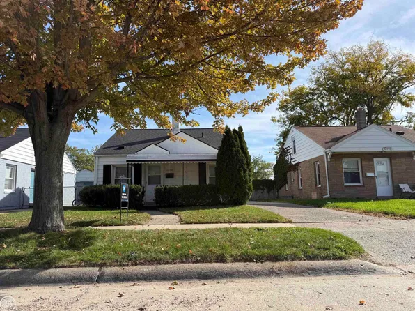 22748 Rosalind Ave, Eastpointe, MI 48021