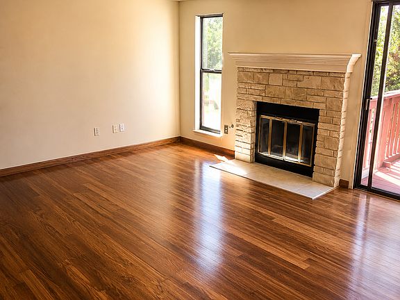 3rd image of 2415 Harvard Cir