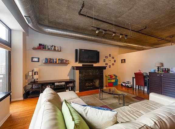 3rd image of 849 N Franklin St Unit 602