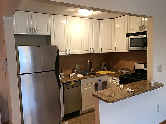 Rented by Metropolitan Brokers Inc. | media 6