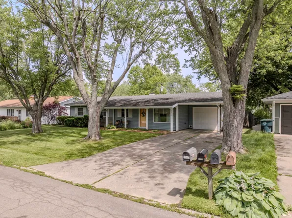 2312 W Surrey Dr, Muncie, IN 47304