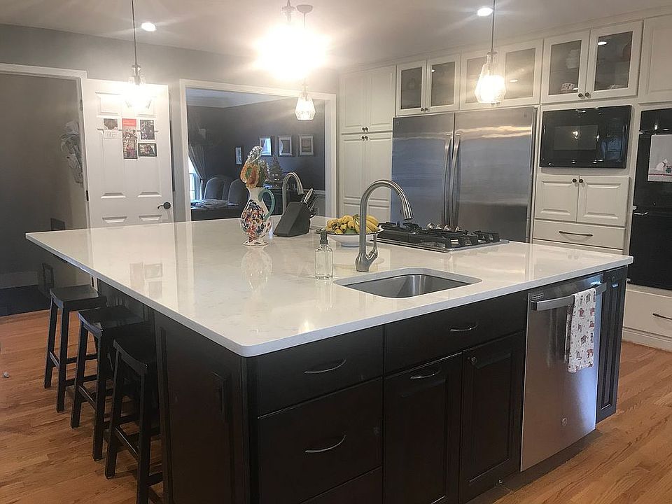 2nd image of 774 Braewood Ct