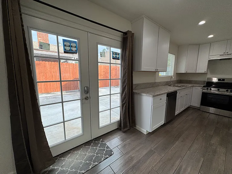 6461 Winnetka Ave #ADU — Photo 12