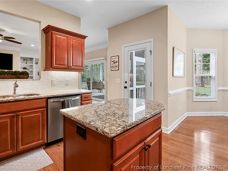 15 Wampanoag Ln — Photo 16