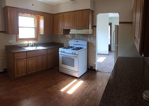 4th image of 8105 N Ottawa Ave