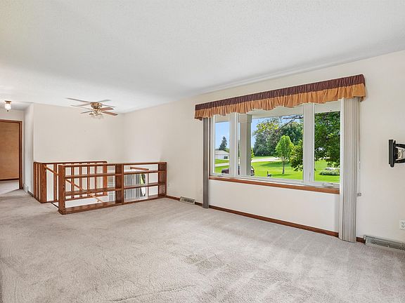 3rd image of 1417 Angus Dr