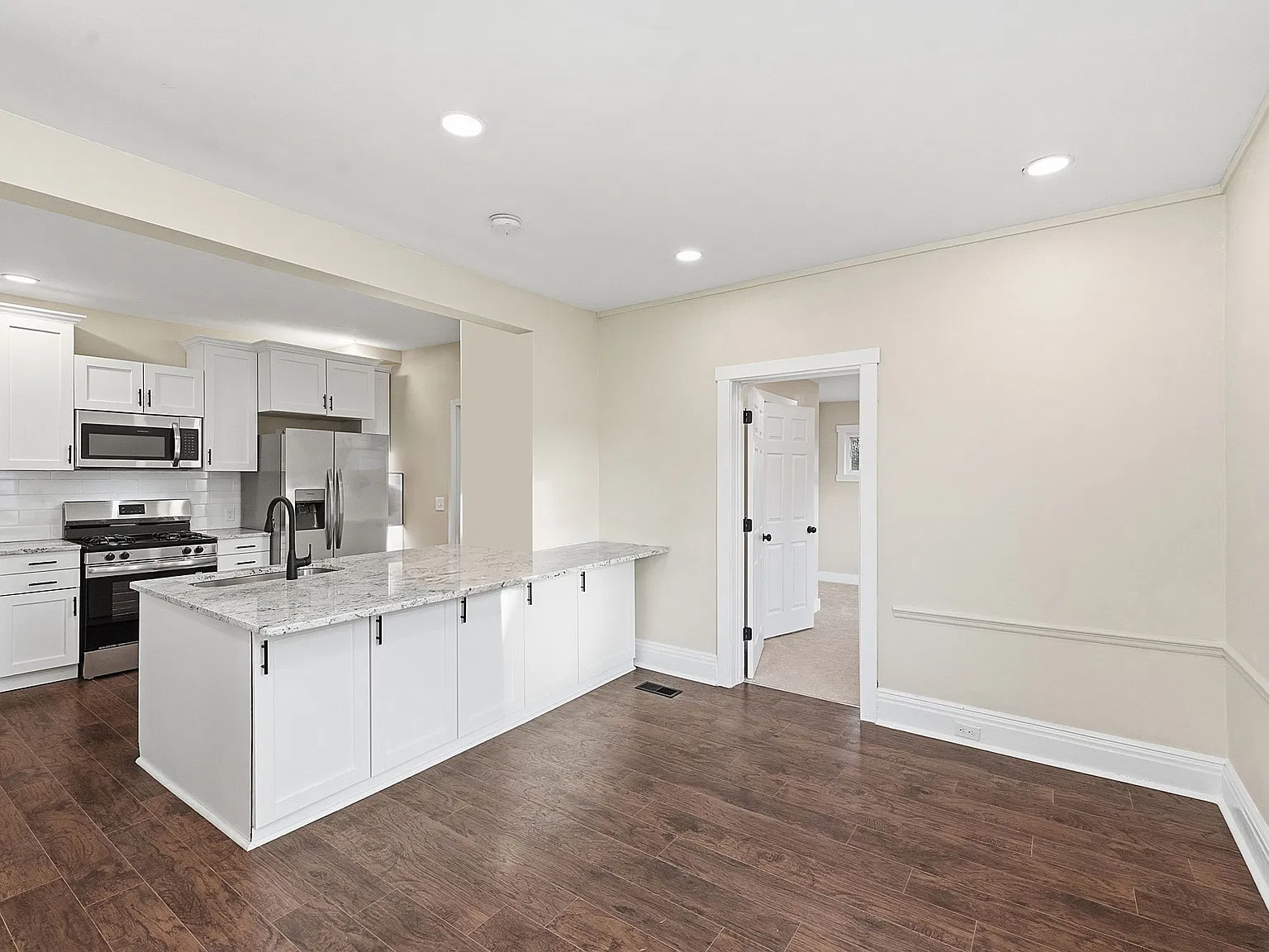 4 bed, 2.5 bath, 1578 sqft, $1,675 — Photo 3