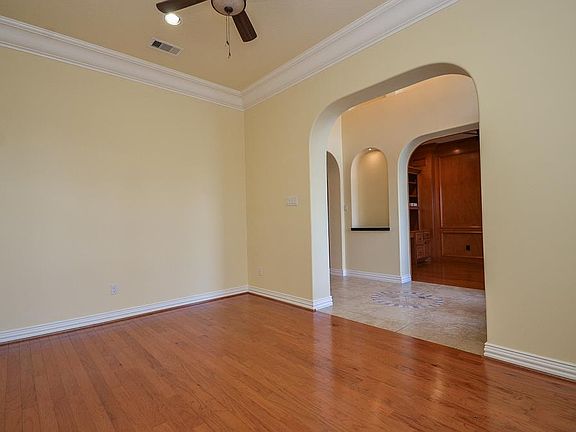 5th image of 1806 Lake Meadows Ct
