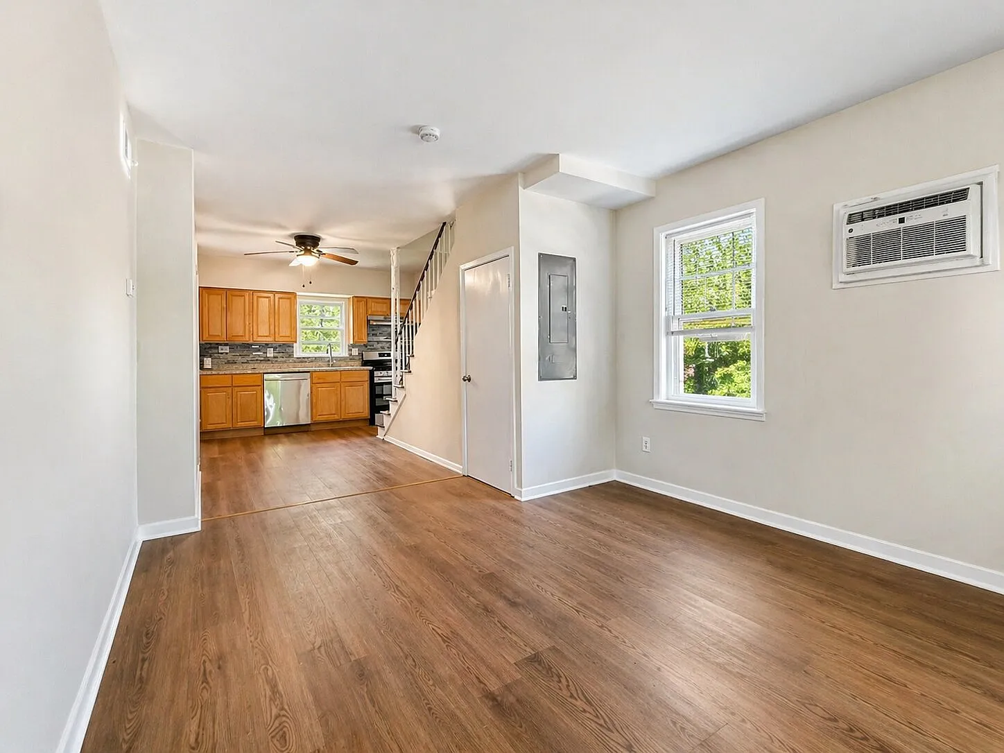 4 bed, 1250 sqft, $3,500 — Photo 4