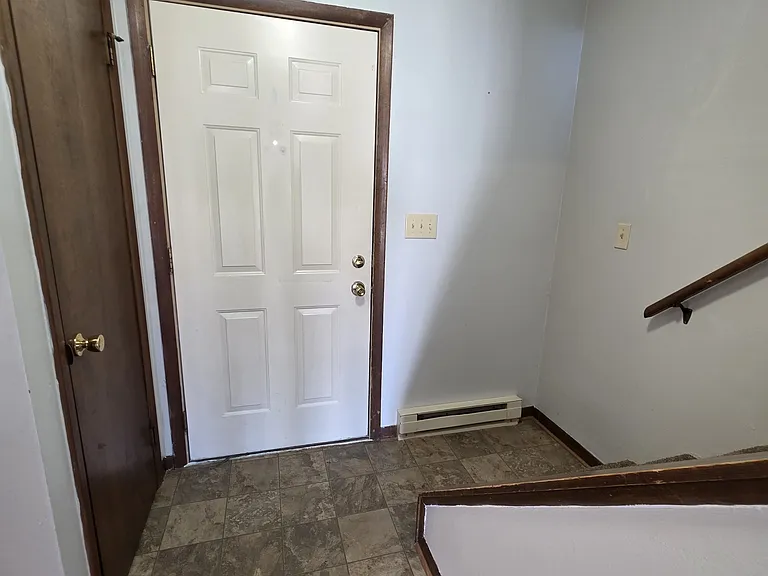 531 E Brown Ave — Photo 2