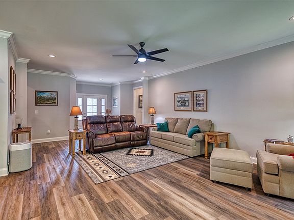 4th image of 107 Oaktree Ln