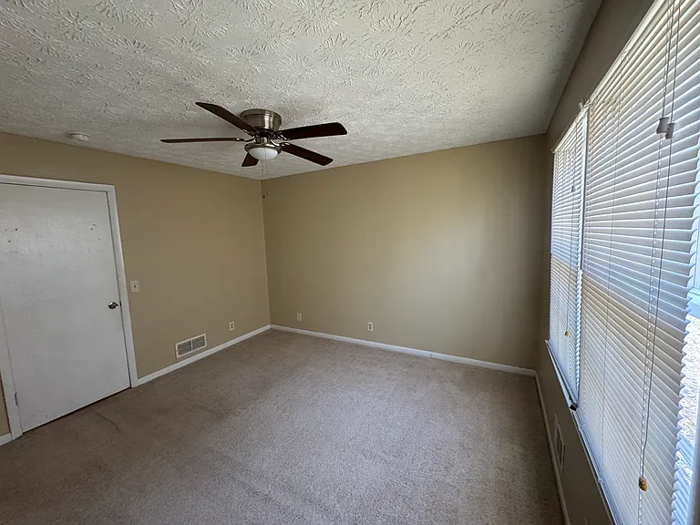 1311 White Oak St SE — Photo 11