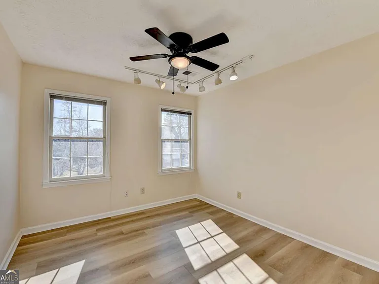 3945 Genoa Ct — Photo 38