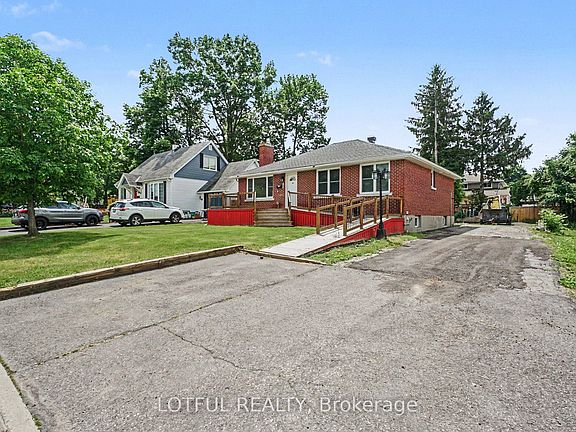 3rd image of 832 Rex Ave