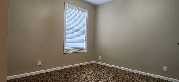 511 Falkland Cir — Photo 7