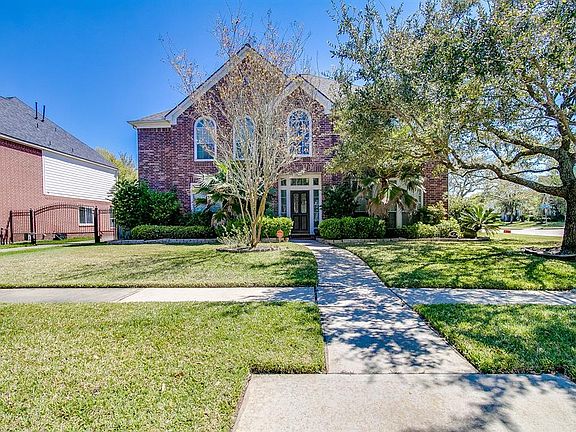 3rd image of 8606 Magnolia Forest Dr