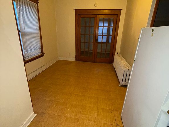 3rd image of 1562 Edmund Ave #5