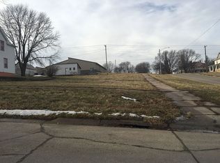 409 Center St, Howells, NE 68641