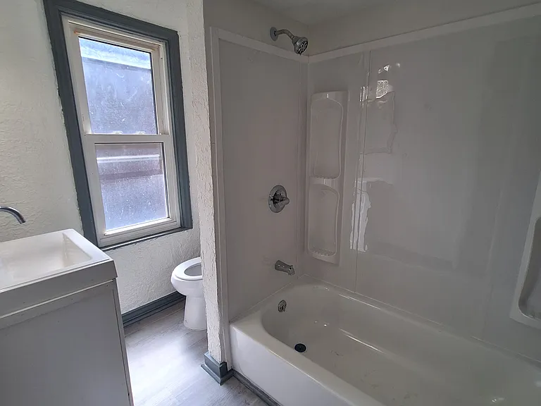 824 Ramsey St — Photo 16