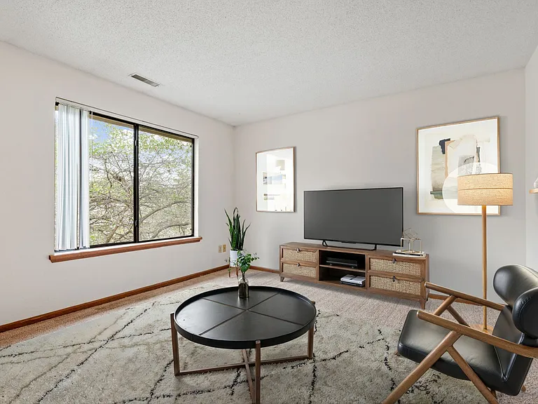 Zumbro - 2 Bed / 1 Bath - 920 Sq.Ft.