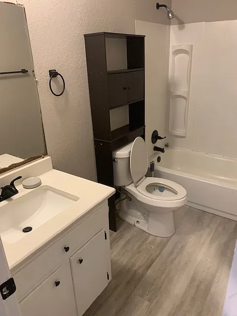2 bed, 900 sqft, $925 — Photo 4