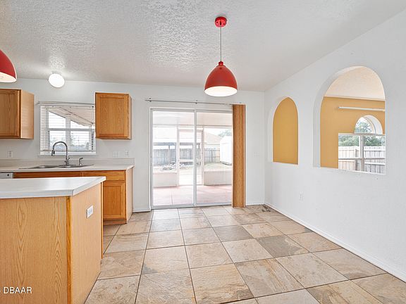 5th image of 2731 SW 161st Loop