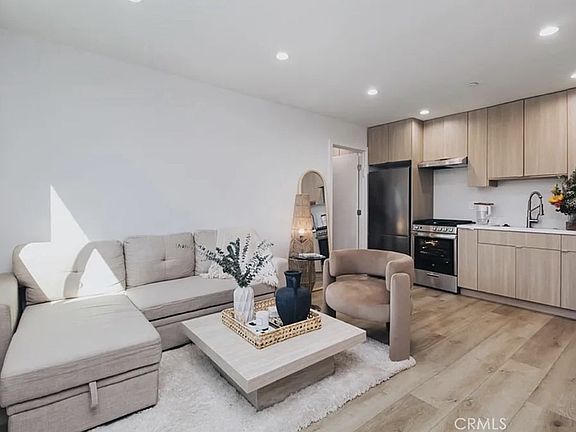 3rd image of 5024 Lindley Ave #1/2