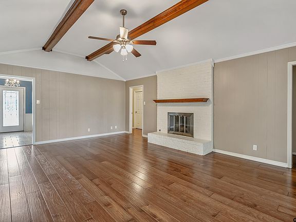 3rd image of 714 Hampton Hill Dr