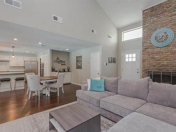 4th image of 1700 Bedford Oaks Ct