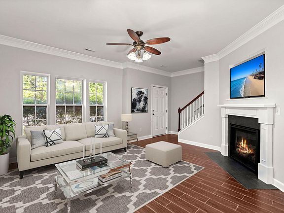 3rd image of 200 Chinquapin Dr
