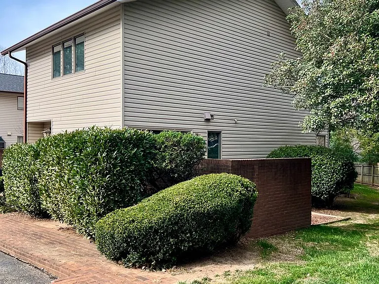 207 Forest View Ct — Photo 35