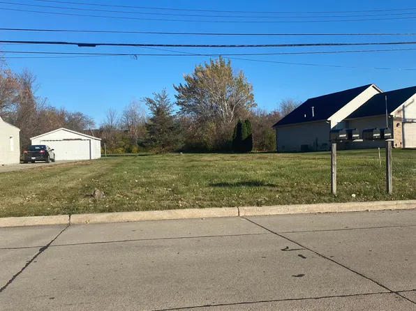 30430 Garfield St, Roseville, MI 48066